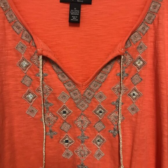 Style & Co. 100% COTTON Embroidered/Beaded V-Neck Tee w/Tassel. Long in Back. 1X - Picture 2 of 3